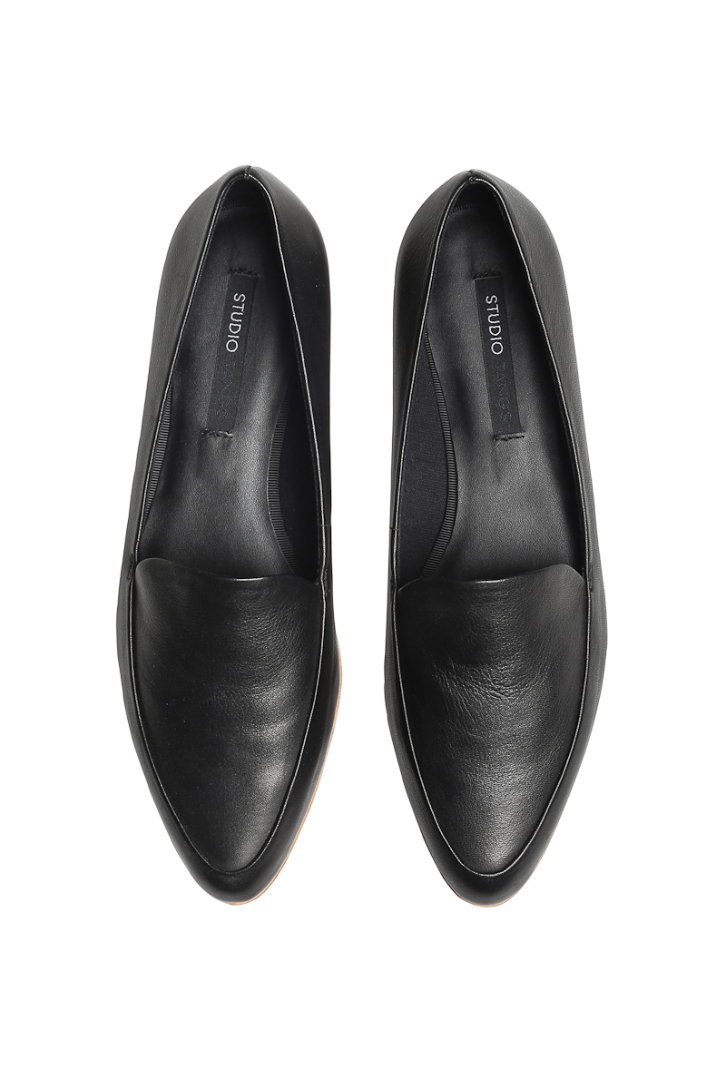 Product Catalog Photography - pair of black flats on white background - Mount Studio